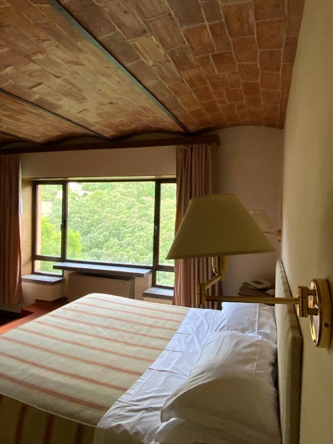 Hotel Gattapone Spoleto Buitenkant foto